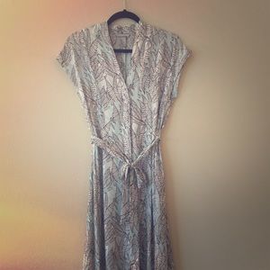 *SOLD* Patterned Turquoise tie waist dress!
